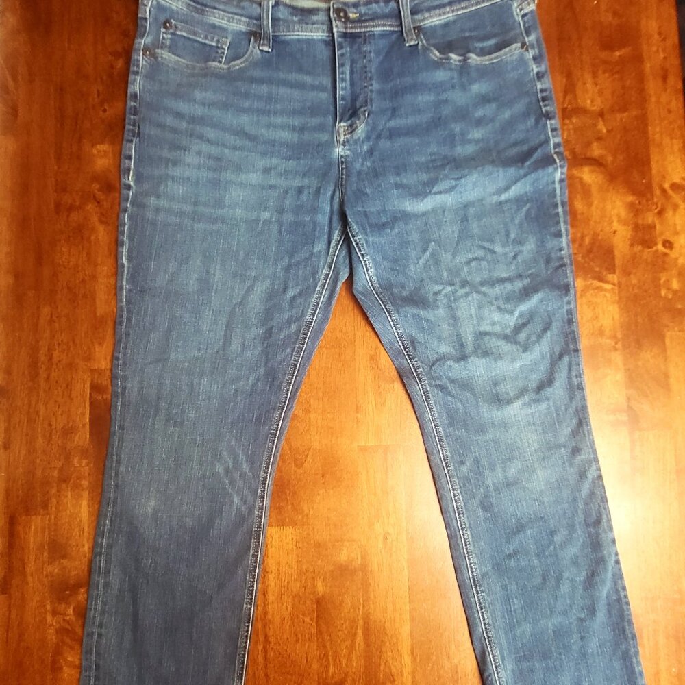 Seven7 ~ Sz 38X32 ~ Men’s Jeans ~ New/Excellent Condition